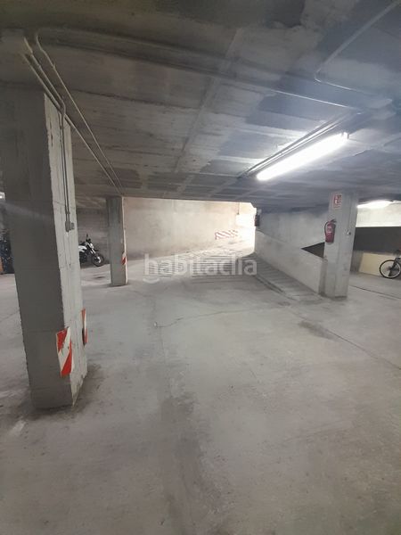 Foto f56f3126-191b-4f2e-8e55-f9b4864f1685. Aparcament cotxe a Olot