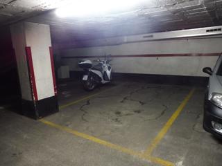 Car parking in CREU
