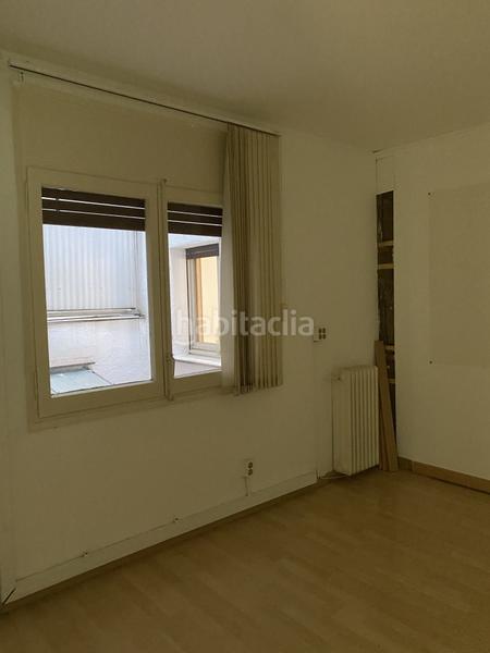 Foto 3c57178a-183e-40d0-97b4-cdd294c605a2. Alquiler local comercial en Eixample Nord Girona