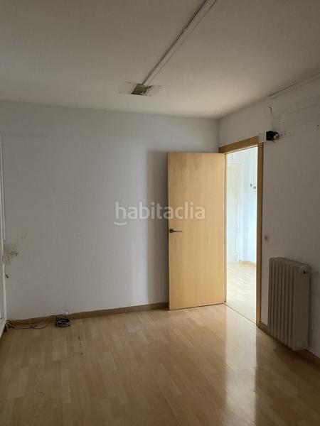 Foto c705b9b1-1716-4b8d-b738-dcd0d01bde38. Alquiler local comercial en Eixample Nord Girona