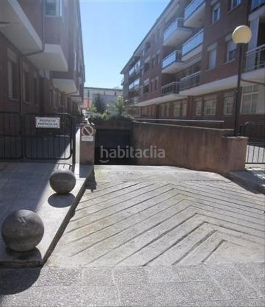 Foto 61128a6c-b089-4f2f-af81-b385bfd687eb. Aparcament cotxe a La Devesa Girona