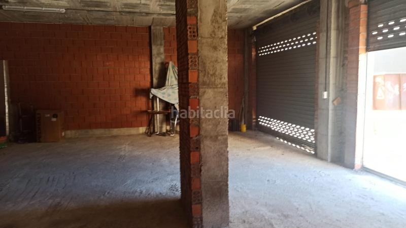 Foto 72c5ff2d-37f4-491b-94be-2348aea52a4f. Location local commercial dans Eixample Sud-Migdia Girona