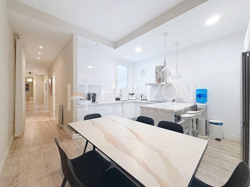Foto b1cd27fb-e24b-41af-900c-d513cefd303f. Piso elegante y amplio piso en venta en el eixample, Sant Antoni en Barcelona