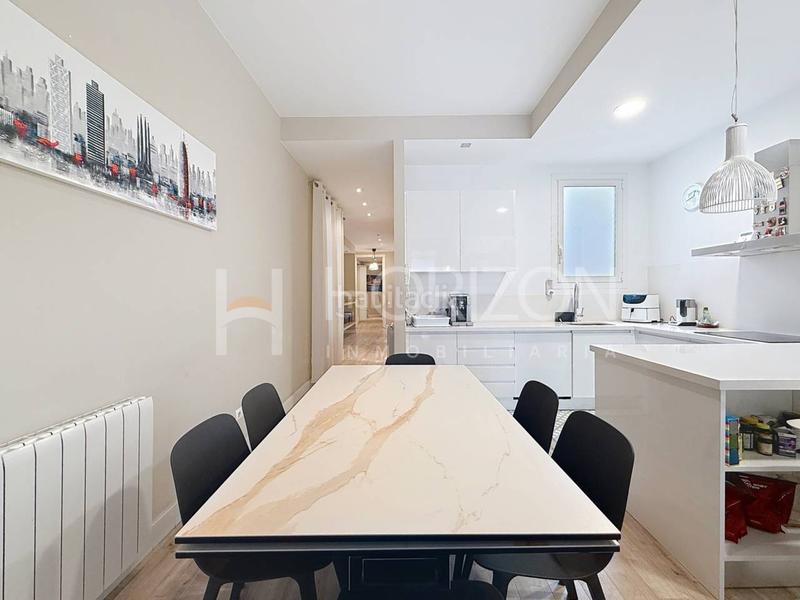 Foto c9c6f5bc-1c8e-4e38-ac0c-dd6a78104e96. Piso elegante y amplio piso en venta en el eixample, Sant Antoni en Barcelona