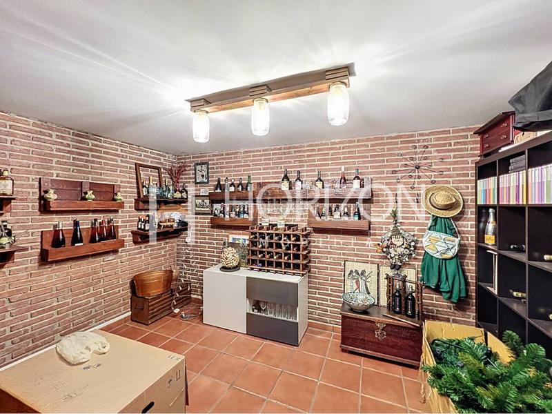 Foto 03019c37-b062-467f-810c-b8824402309f. Casa espectacular casa con piscina y jardín ! en Corbera de Llobregat