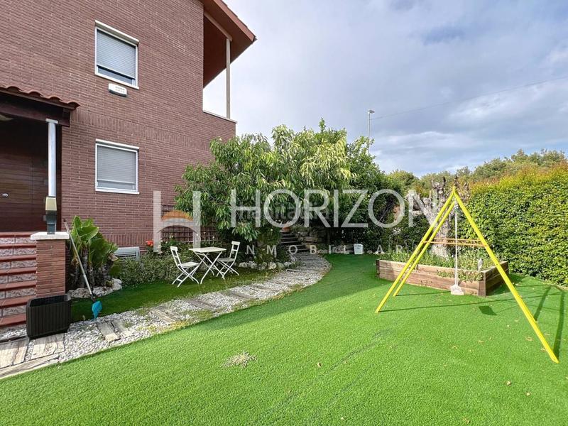 Foto 968cc4da-cdf1-4693-8b1e-e725a1c8b68b. Casa espectacular casa con piscina y jardín ! en Corbera de Llobregat