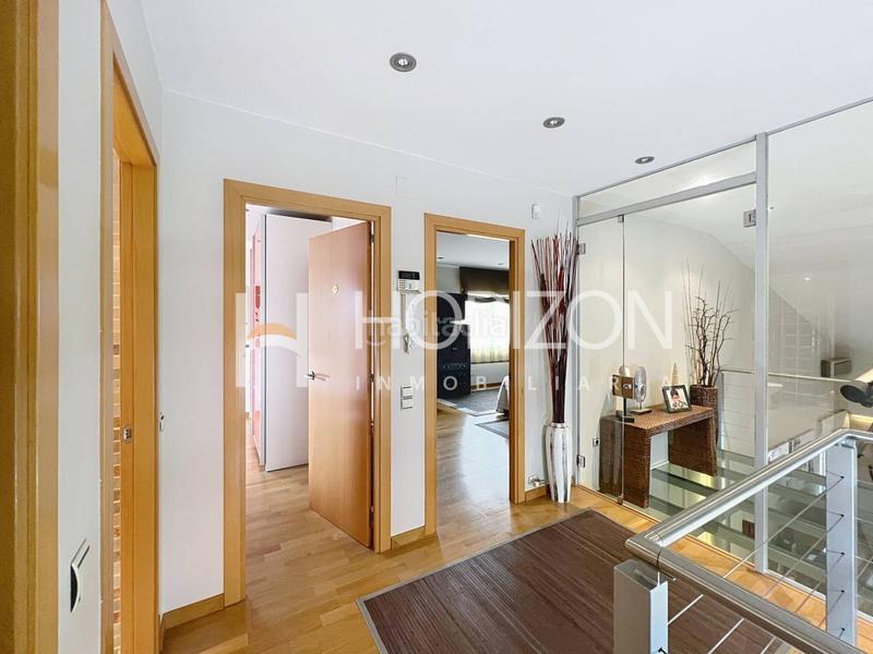 Foto e2da9097-4f4c-47cc-9b6f-ae256bdb3c37. Casa espectacular casa con piscina y jardín ! en Corbera de Llobregat