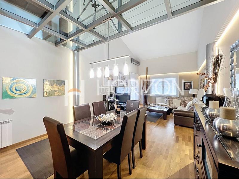 Foto f34ea7cd-f90d-4410-ab2e-013f066b0cab. Casa espectacular casa con piscina y jardín ! en Corbera de Llobregat