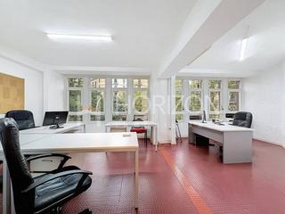 Business premise in Diputació