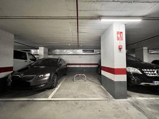 Parking voiture  Can marcet. Plaza de aparcamiento para coche en nou vall dhebron
