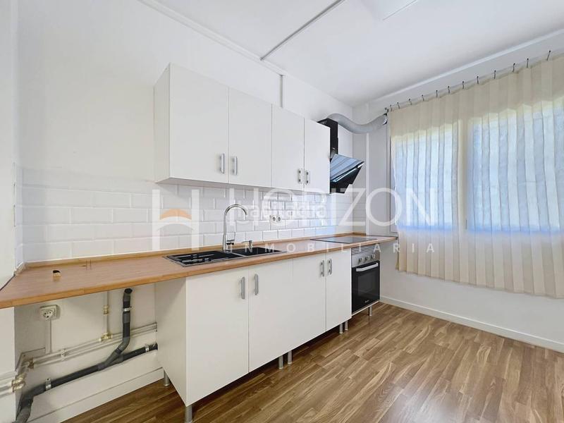 Foto f6e9c68c-9c72-457e-a0cc-5e997754cd32. Local commercial dans Sant Andreu de Palomar Barcelona