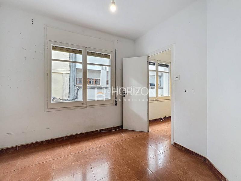 Foto d0a40dc4-f548-499b-a18d-54710ffbbaca. Pis a Vila de Gràcia Barcelona