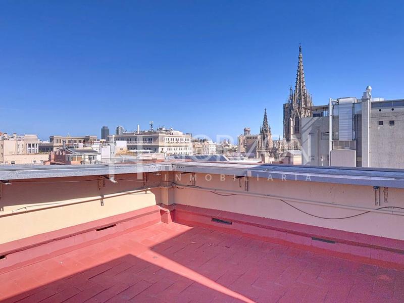 Foto 7d60dfc2-f659-4466-b3cd-9c2326dfe586. Appartement avec chauffage dans Gòtic Barcelona