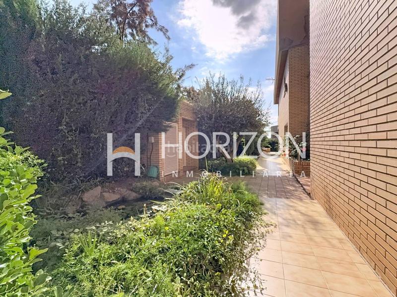 Foto 0db192c3-ab17-479e-8c2d-412130f317d4. Chalet with heating parking in Ciutat Diagonal Esplugues de Llobregat