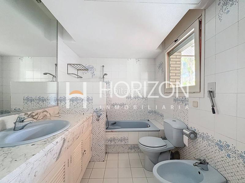 Foto 0fad203c-69a5-48c3-92bb-cecb0759bcfc. Chalet with heating parking in Ciutat Diagonal Esplugues de Llobregat