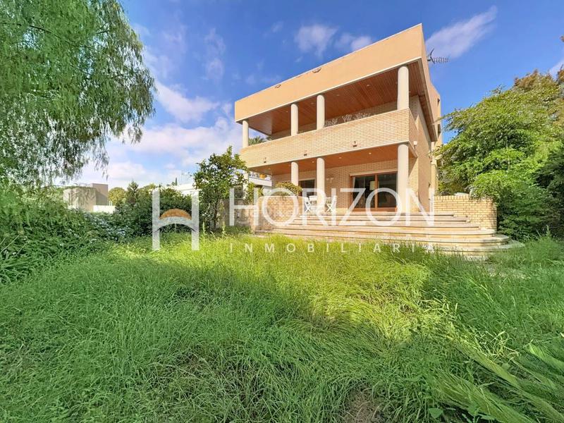 Foto 16774e3a-8763-420d-9467-d2d2d19ebac8. Chalet with heating parking in Ciutat Diagonal Esplugues de Llobregat