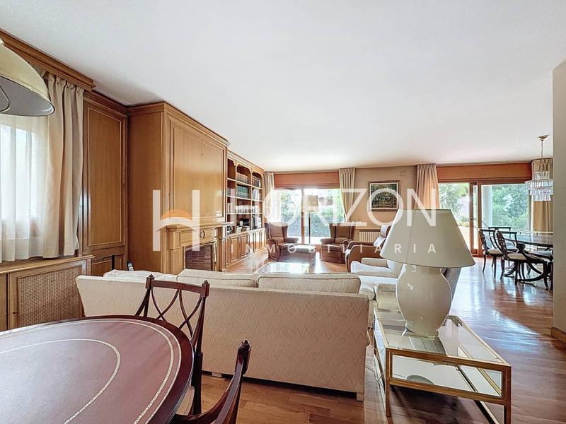 Foto 2167af68-6418-4b03-94fe-2f86a6cc3fa2. Chalet with heating parking in Ciutat Diagonal Esplugues de Llobregat