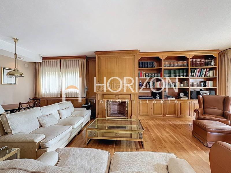 Foto 8fb5ef30-6c62-4d15-bcc1-cb2cdc7af809. Chalet with heating parking in Ciutat Diagonal Esplugues de Llobregat