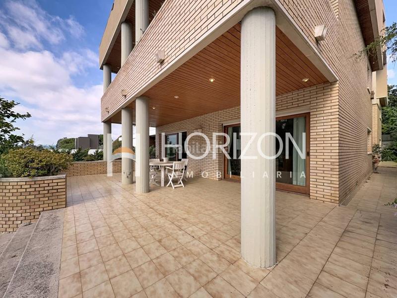 Foto a6609862-28f8-406a-800a-e70f5f246649. Chalet with heating parking in Ciutat Diagonal Esplugues de Llobregat