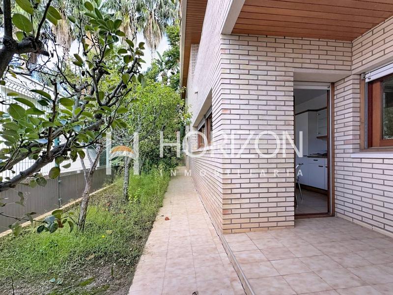 Foto ac23245a-86fc-4d25-a90c-a67ac2892347. Chalet with heating parking in Ciutat Diagonal Esplugues de Llobregat