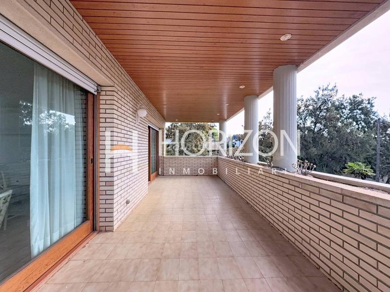Foto b16c28c0-b2ed-4e03-bafb-b0f18bec083e. Chalet with heating parking in Ciutat Diagonal Esplugues de Llobregat