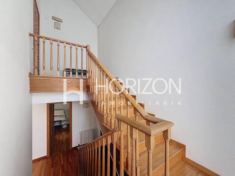 Foto e6e77d20-0154-4766-a152-2a44d36ddb29. Chalet with heating parking in Ciutat Diagonal Esplugues de Llobregat