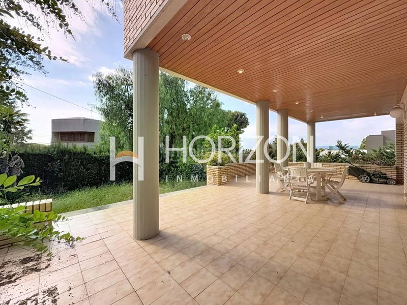 Foto f24c41a4-176e-459d-8188-5d87f0d70494. Chalet with heating parking in Ciutat Diagonal Esplugues de Llobregat