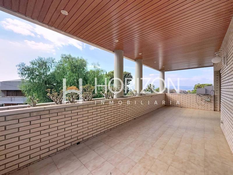 Foto f66573b3-21b5-4940-817f-c39b2e584aac. Chalet with heating parking in Ciutat Diagonal Esplugues de Llobregat