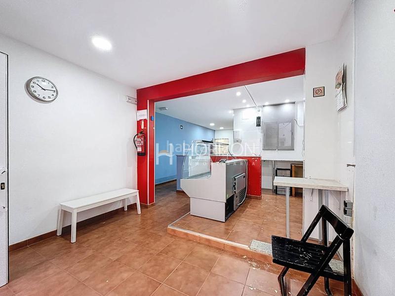 Foto df167d83-7a7e-4d16-b546-83103e6cf782. Business premise in La Teixonera Barcelona