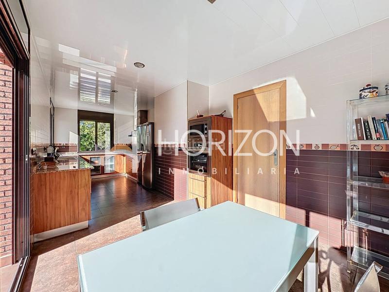 Foto 04be70d5-b268-483f-96d6-9c5a13fd3d9c. Maison avec chauffage parking piscine dans Corbera de Llobregat