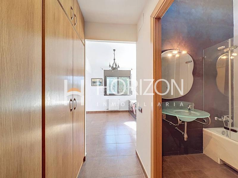 Foto 2e8bad38-9a3f-4000-b74b-9217a229671e. Maison avec chauffage parking piscine dans Corbera de Llobregat