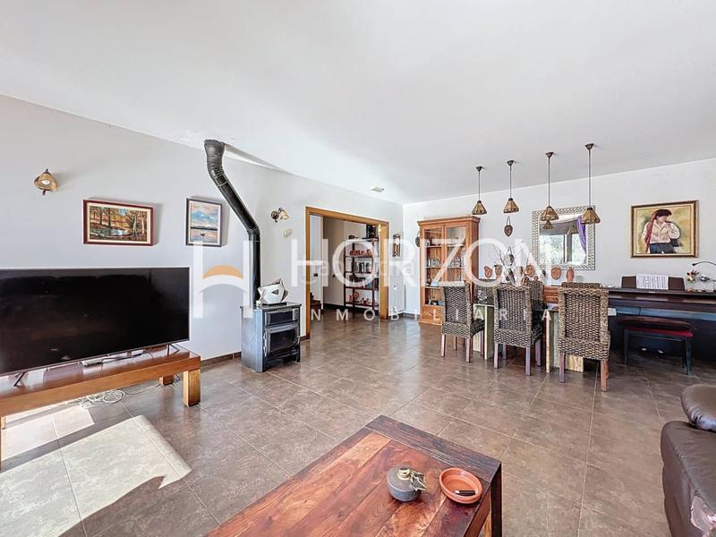 Foto 771858e9-ee5f-4eb4-9aea-eb3f1c83bdf6. Maison avec chauffage parking piscine dans Corbera de Llobregat