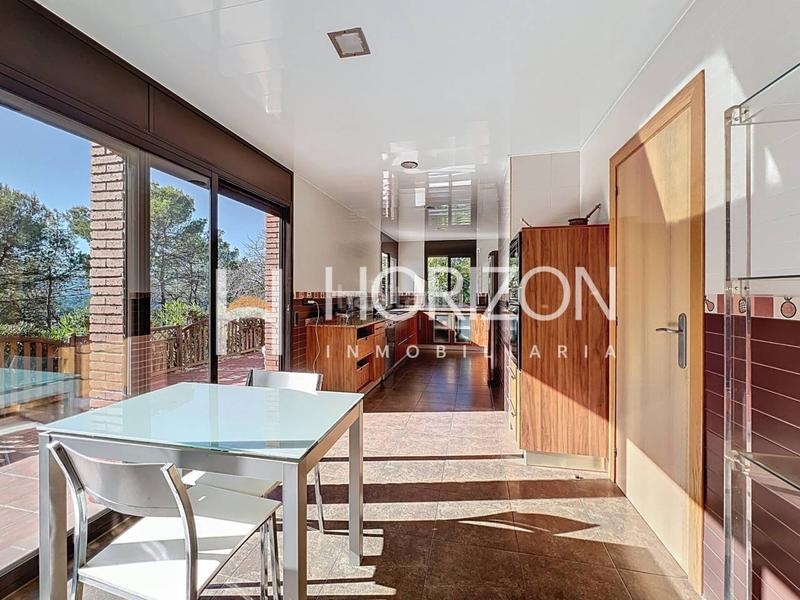 Foto bd685282-31d5-4ff8-a4d1-98499cb444e9. Maison avec chauffage parking piscine dans Corbera de Llobregat