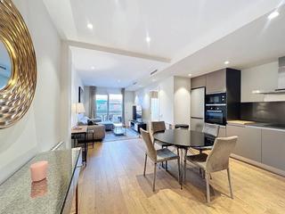 Pis  Crcega. Luminoso piso totalmente reformado con terraza en finca rehabili