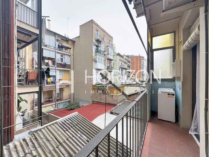 Foto 335b1c01-9030-4d2b-b607-6cdd1d4f888a. Piso  tranquilo a reformar con gran potencial en sagrada familia en Barcelona