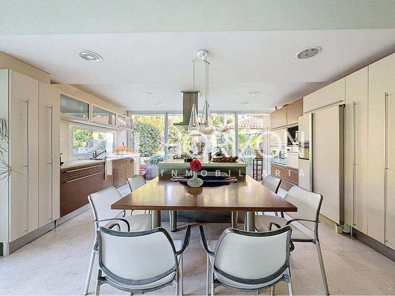 Foto 08931383-7594-47b6-89bd-15c5398d8072. Xalet amb calefacció aparcament piscina a Alella