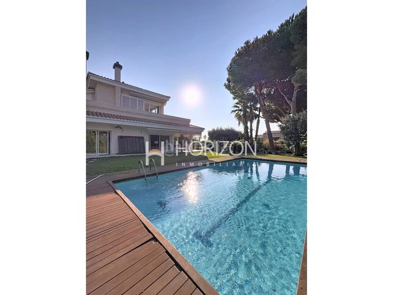 Foto 5539ffd4-0e97-453b-b417-da6844c4e681. Xalet amb calefacció aparcament piscina a Alella