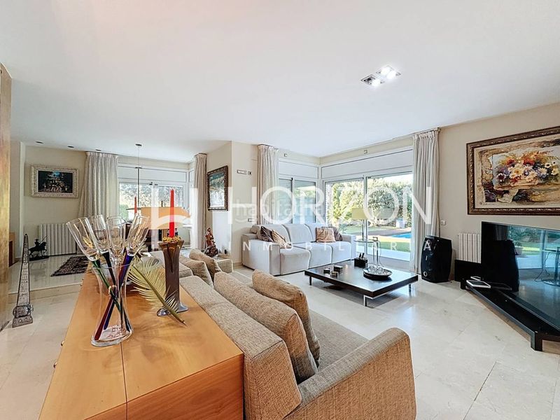 Foto 76b71cf5-4538-4d82-ae9f-f6d38637cef6. Xalet amb calefacció aparcament piscina a Alella