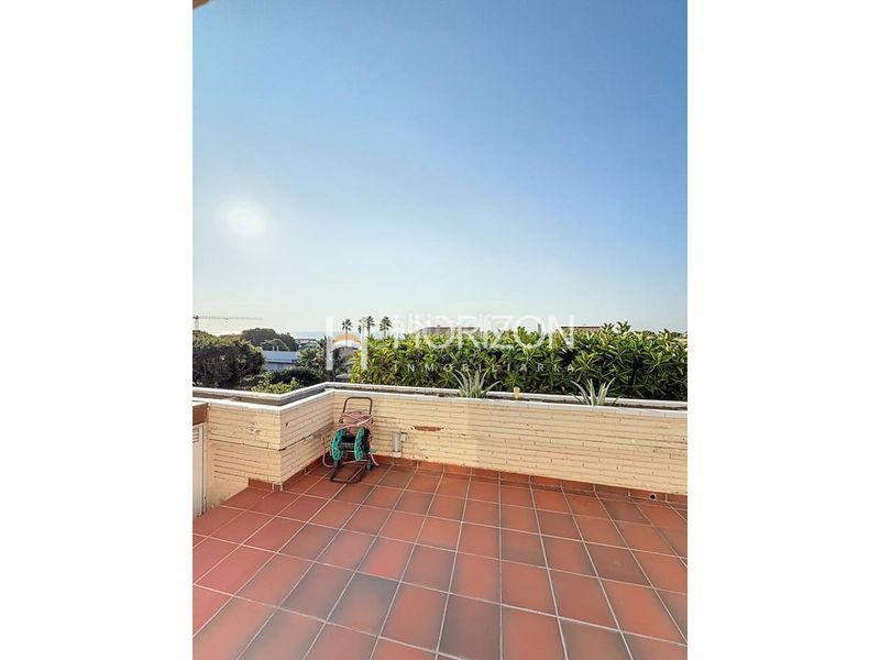 Foto 9fa1b02f-353a-49ad-bdeb-35cb18be784c. Xalet amb calefacció aparcament piscina a Alella