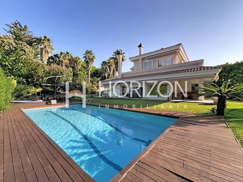 Foto b0b7d696-66e3-4641-a8d2-d98921092536. Xalet amb calefacció aparcament piscina a Alella