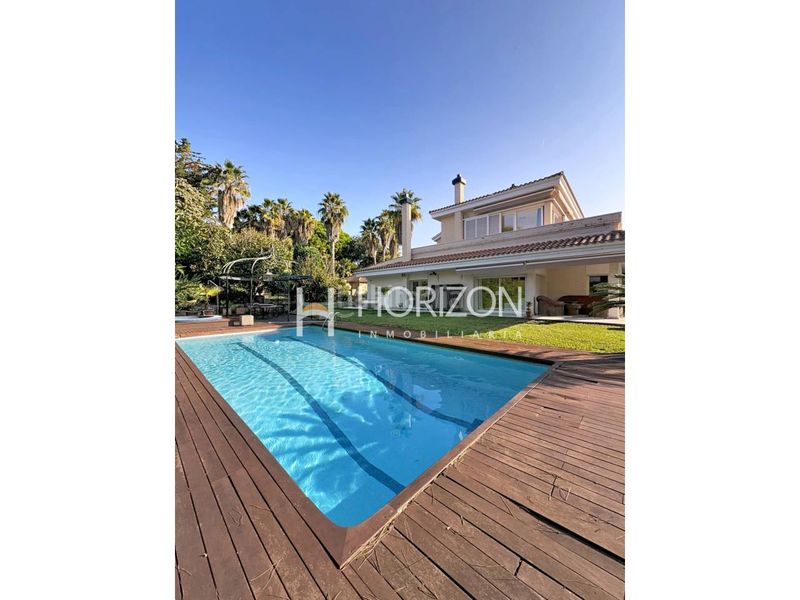 Foto bd861117-8353-44f2-9490-930de78c81e0. Xalet amb calefacció aparcament piscina a Alella