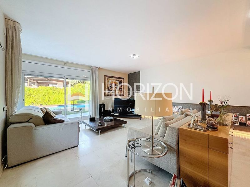 Foto da06de1e-b854-49b6-9848-2f51034ba469. Xalet amb calefacció aparcament piscina a Alella