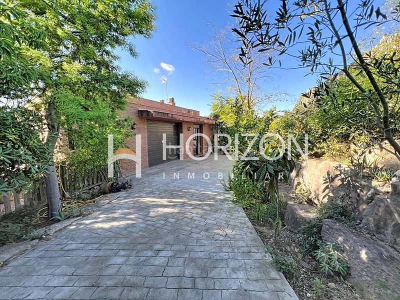Foto 1f1265c6-3cf4-44dd-8b33-ffe7bd88939a. Casa amb calefacció aparcament piscina a Corbera de Llobregat