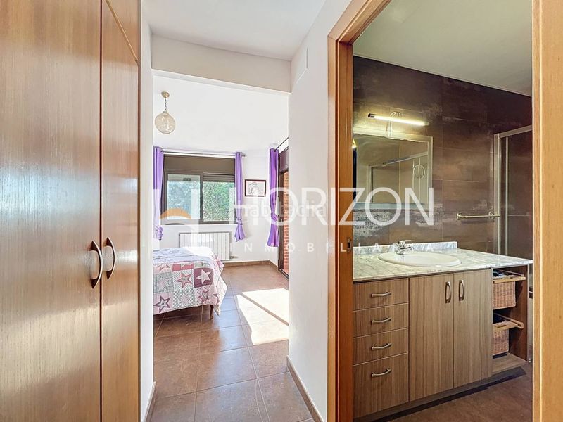 Foto e9933ffc-f8f7-4859-8bd0-a5a086125eaf. Casa amb calefacció aparcament piscina a Corbera de Llobregat