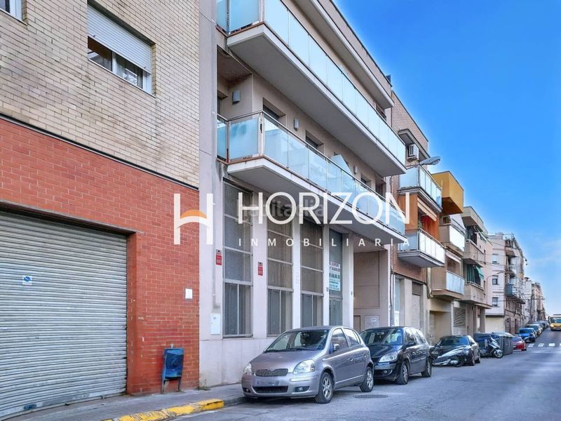 Foto bafd93e2-6e1d-4243-86a8-ed9d17152cf1. Edificio oportunidad de inversión edificio completo con alta rentabilidad demostrable en Badalona