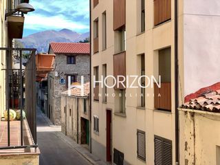 Appartement  Calle  verge dels desemparats. Luz y espacio piso con 3 balcones y gran terraza privada cerca d