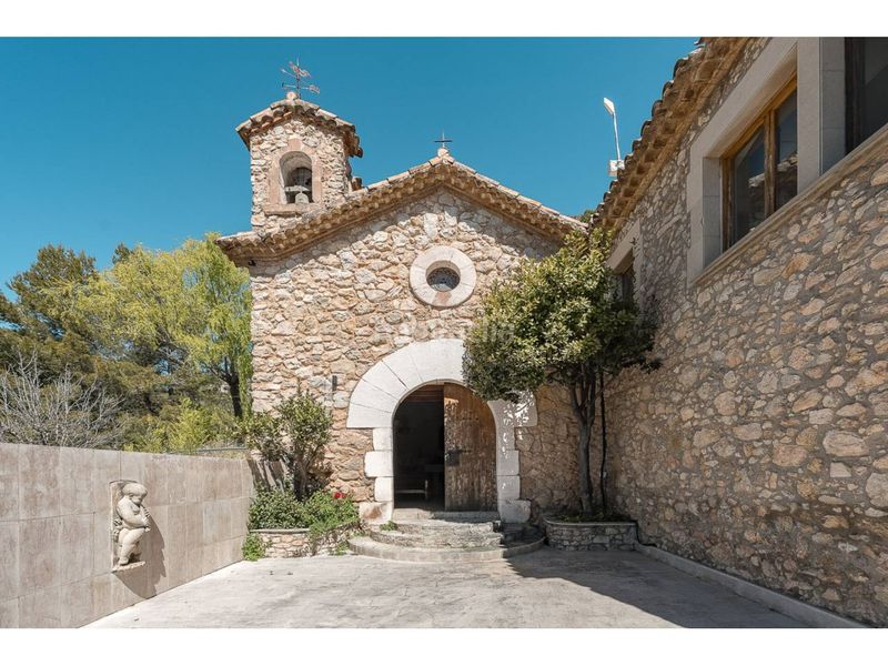 Foto ad0b385c-24e2-4430-9a1a-220aefcbcf60. Masia a Gelida