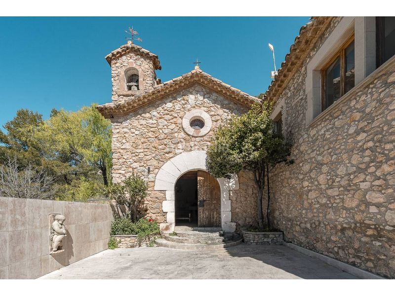 Foto f9c9bb3e-5e1b-45d6-9c4b-8eb948188694. Masia a Gelida