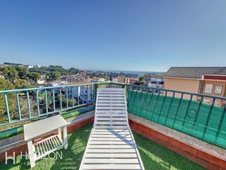 Semi detached house  Avenida comte gómez de orbaneja. Céntrica casa adosada esquinera con piscina privada, vistas al m