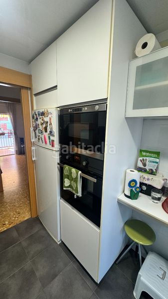 Foto 4c7d789e-61db-4c65-bc27-e09be73eb1ad. Planta baixa amb xemeneia calefacció aparcament a Segur de Calafell
